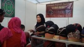 Pengrajin Blangkon Bulu Ikuti Pameran Gunungkidul Expo HUT GK