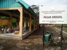 Pedagang Pasar Tradisional Grogol Tetap Bertahan