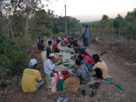 Kenduri Bersama Untuk Memulai Pembangunan Jembatan Gantung Kemiri