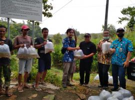 Penebaran Benih Ikan Nilem dan Tawes di Sungai Oyo